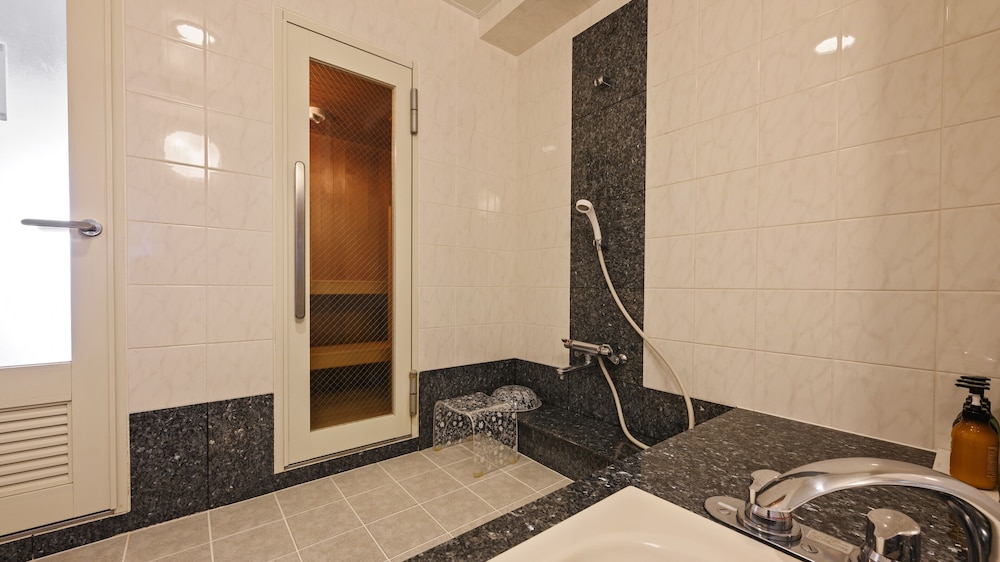 シアターダブルルーム (サウナ、マッサージチェア付)(禁煙) バスルーム3 | ホテルサンセットテラス