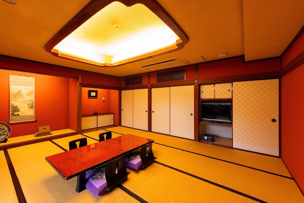 [和室二間続き15畳+6畳] バスなし＿4名定員 禁煙 客室1 | 武雄温泉・大正浪漫の宿 京都屋