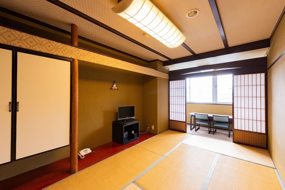 [8畳和室] バス付＿3名定員 禁煙 客室4 | 武雄温泉・大正浪漫の宿 京都屋
