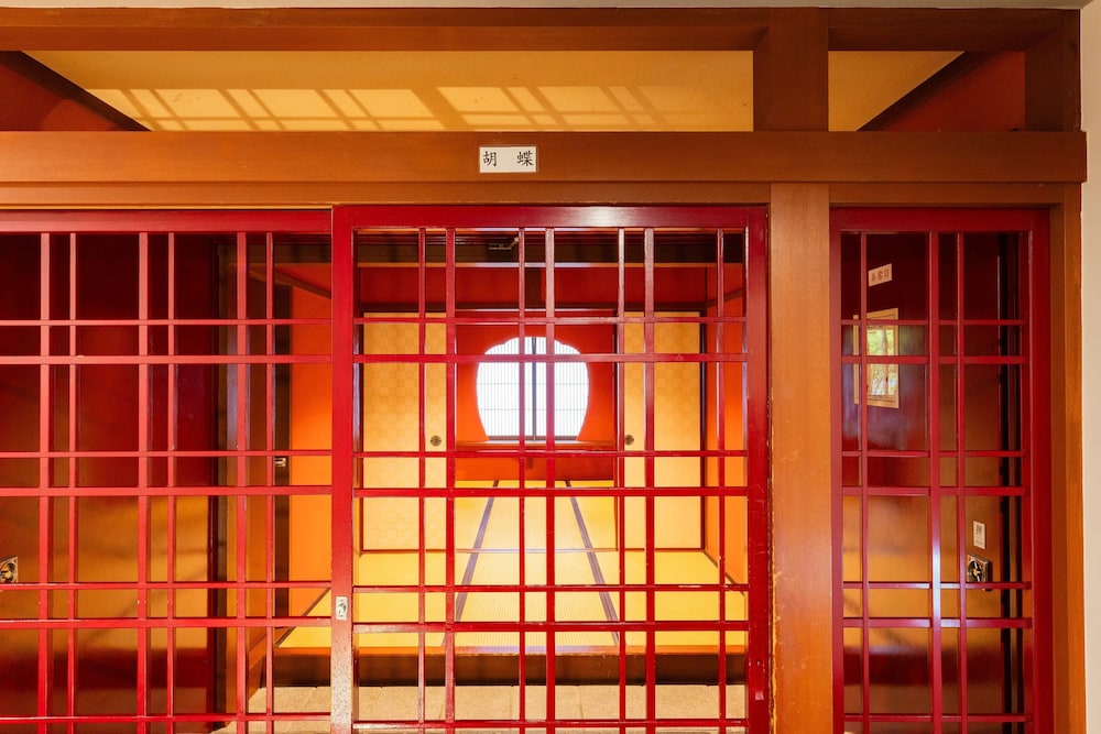 [和室二間続き15畳+6畳] バスなし＿4名定員 禁煙 客室6 | 武雄温泉・大正浪漫の宿 京都屋