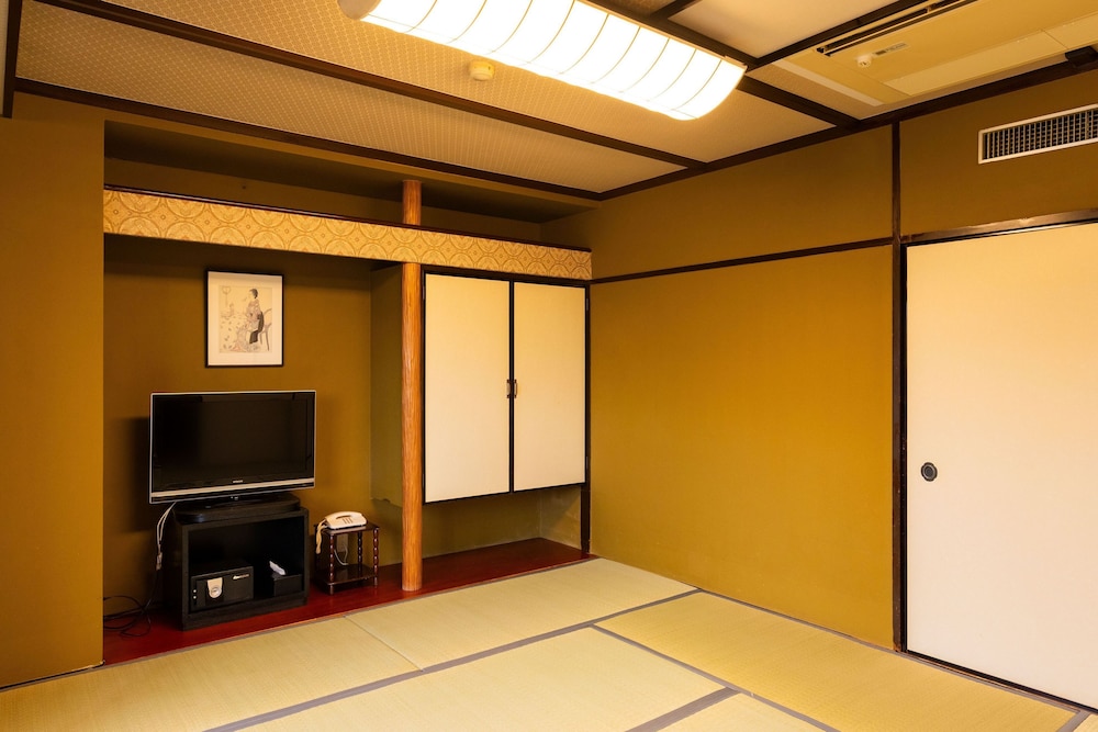 [和室二間続き8畳+4畳] バス付＿4名定員 禁煙 客室5 | 武雄温泉・大正浪漫の宿 京都屋
