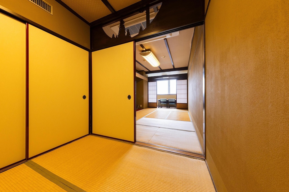 [8畳和室] バス付＿3名定員 禁煙 客室2 | 武雄温泉・大正浪漫の宿 京都屋