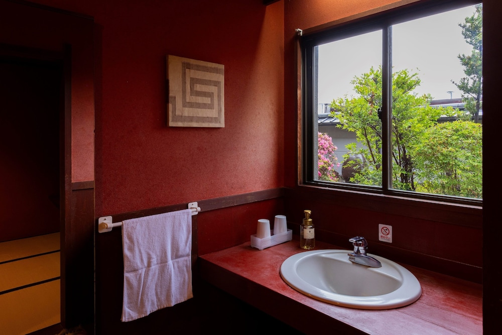 [和室二間続き15畳+6畳] バスなし＿4名定員 禁煙 客室4 | 武雄温泉・大正浪漫の宿 京都屋