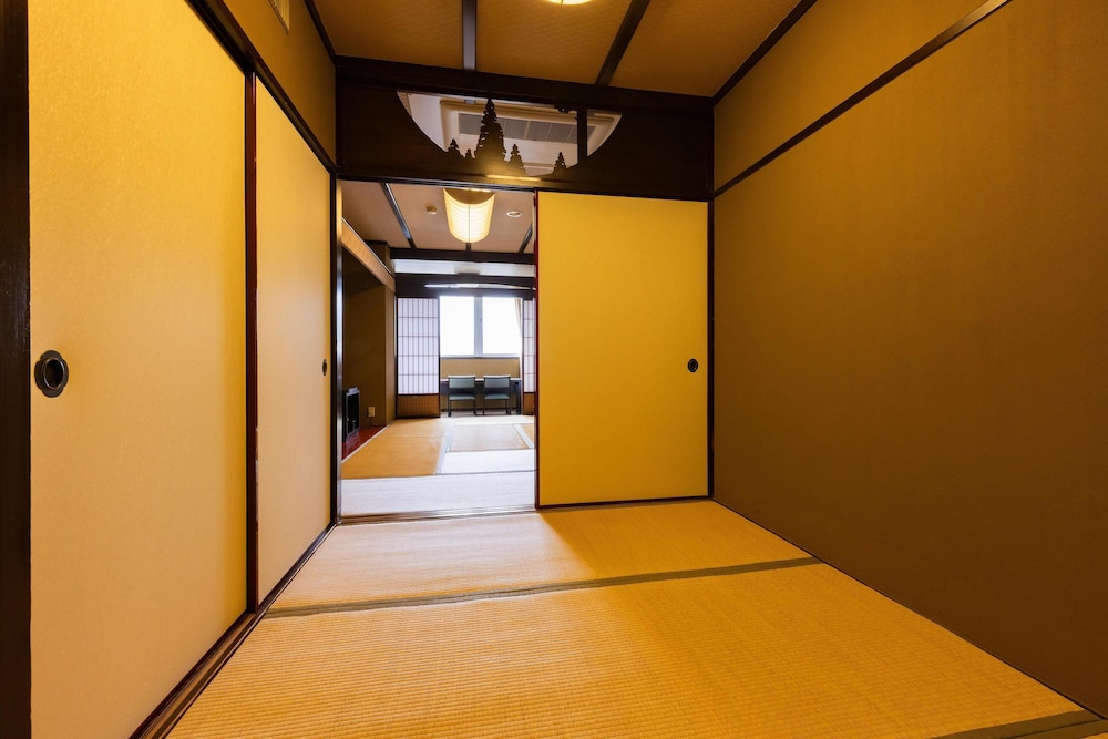 [8畳和室] バス付＿3名定員 禁煙 | 武雄温泉・大正浪漫の宿 京都屋