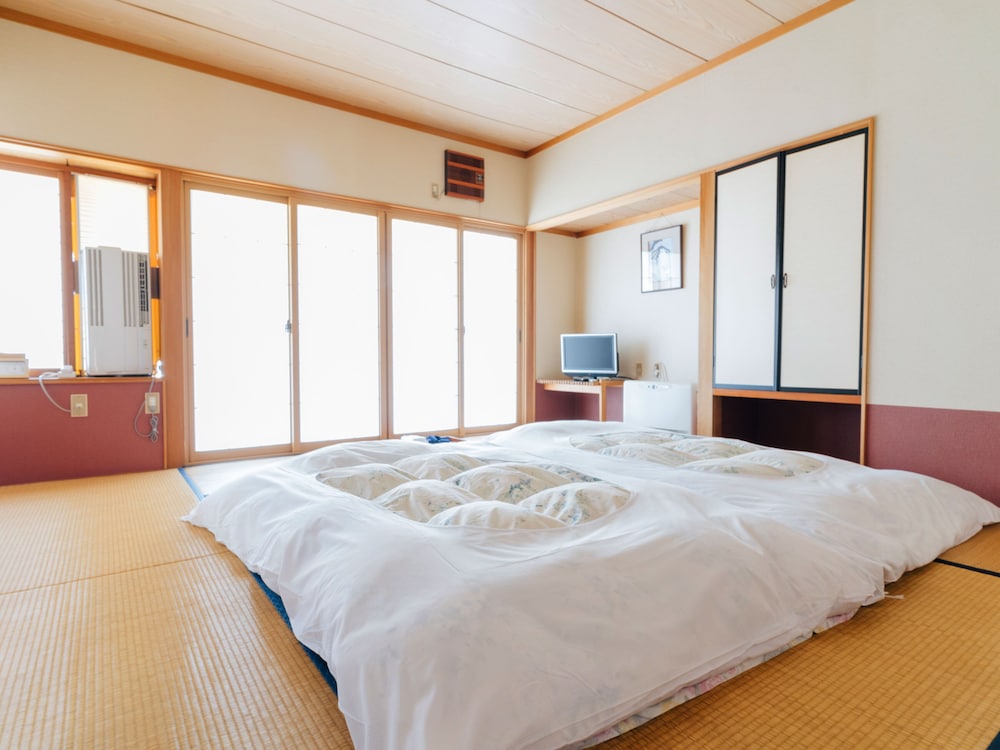 客室1 | おおぐて湖畔 しらさぎ荘