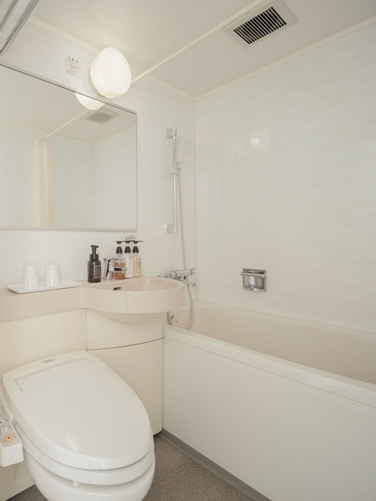 セミダブルルーム 禁煙 バスルーム0 | ネストホテルオルト目黒駅前