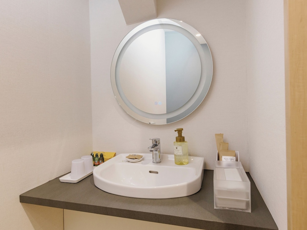 和室 禁煙 バスルーム3 | WeBase 鎌倉