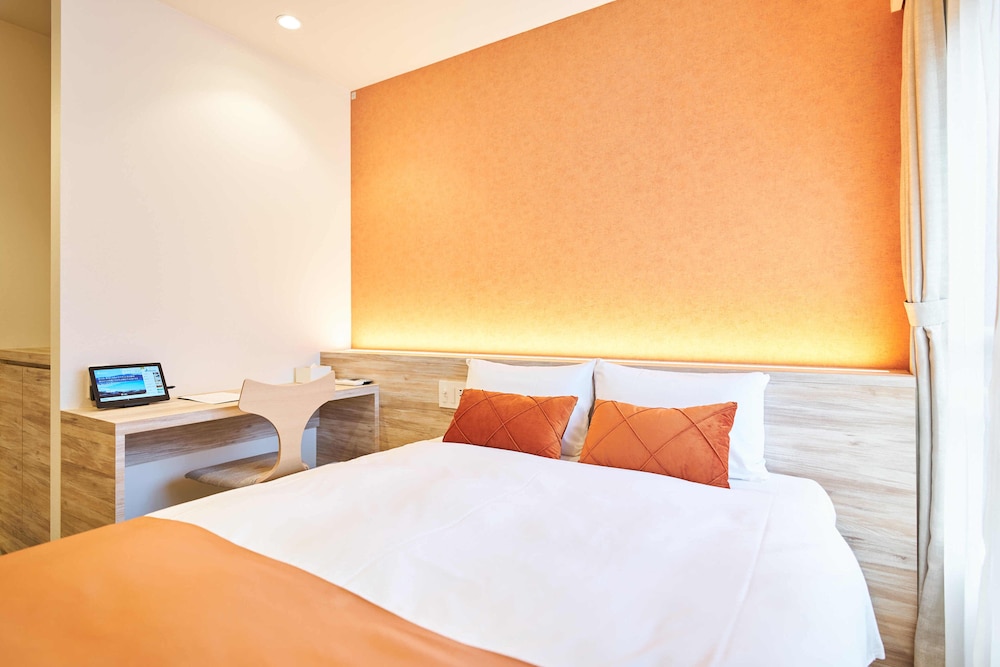 ダブルルーム 禁煙 客室2 | WeBase 鎌倉