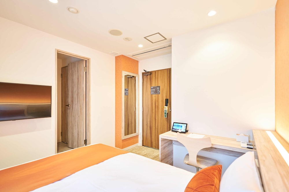 ダブルルーム 禁煙 客室3 | WeBase 鎌倉