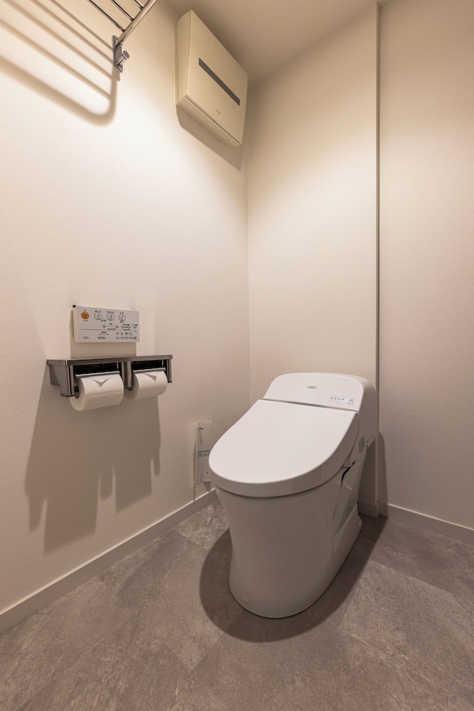 ダブルルーム 禁煙 バスルーム0 | WeBase 鎌倉