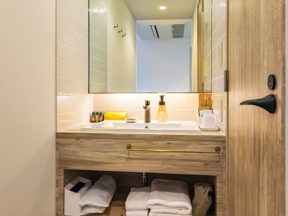 スーペリア ツインルーム 禁煙 バスルーム3 | WeBase 鎌倉