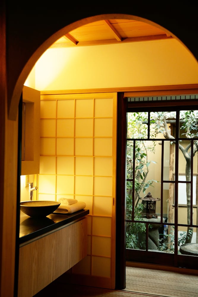 町屋一棟貸し(東館) バスルームのシンク0 | たわら庵