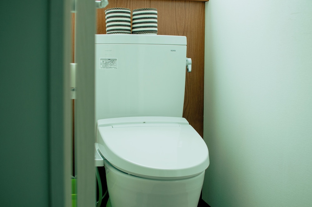 和室ツインベッド 禁煙 バスルーム2 | ホステル マウントフジ福屋