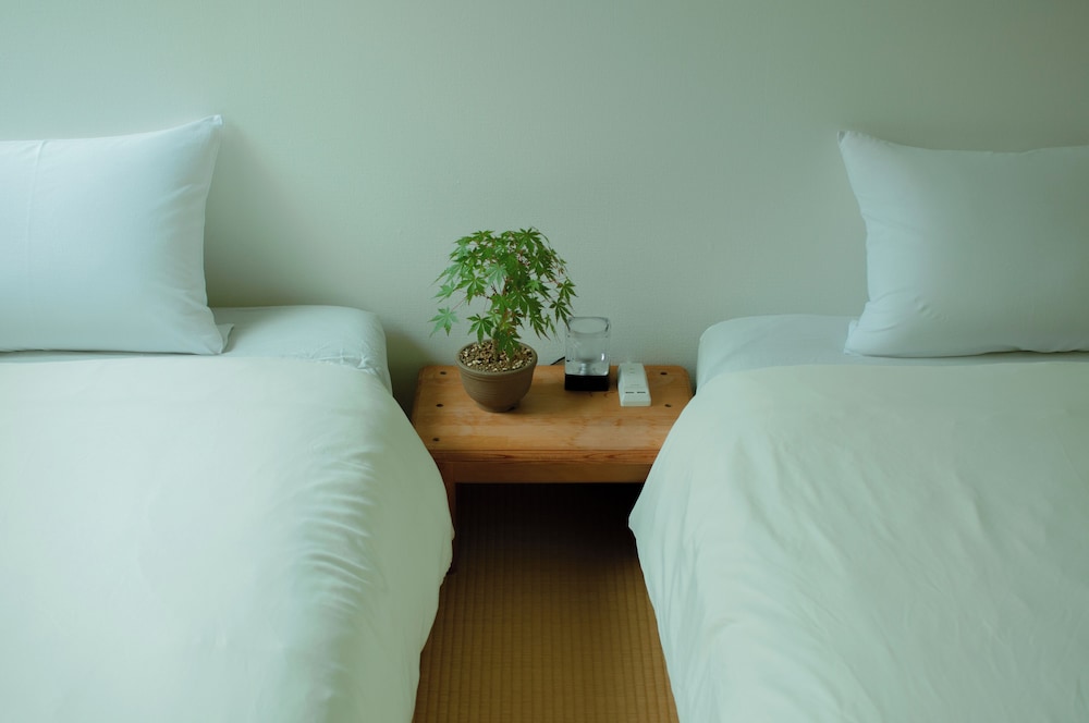 和室ツインベッド 禁煙 客室1 | ホステル マウントフジ福屋