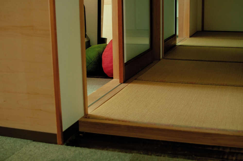 和室ツインベッド 禁煙 リビング エリア1 | ホステル マウントフジ福屋