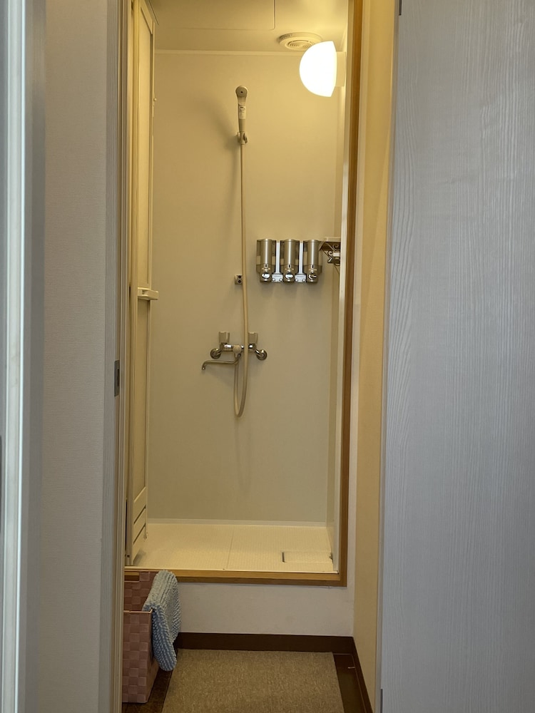 和室ツインベッド 禁煙 バスルーム0 | ホステル マウントフジ福屋