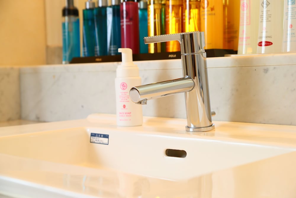 スタンダード ダブルルーム バスルーム1 | ホテルファインオリーブ京都山科 - 大人限定