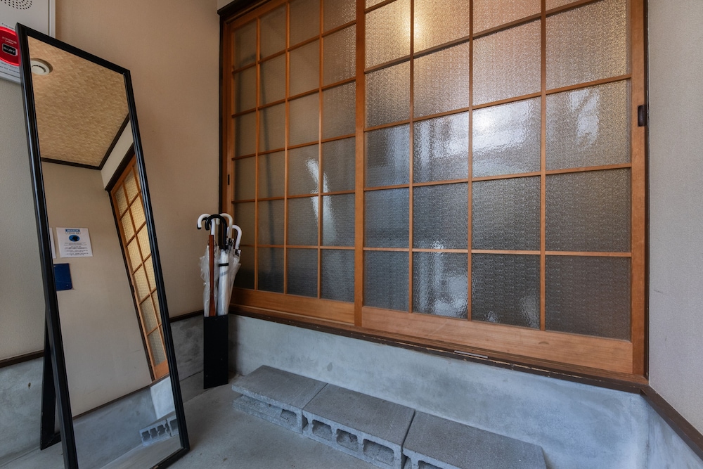 内部エントランス1 | Shiki Homes 秋