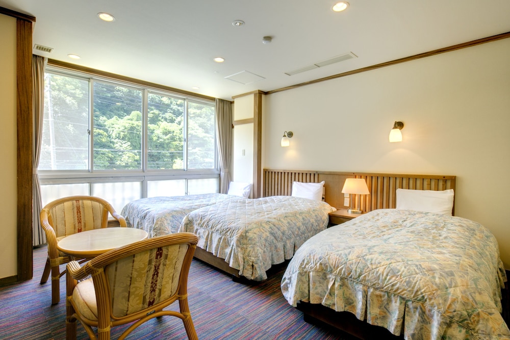 トリプルルーム | ゆがわら万葉荘