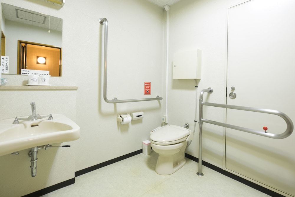 バリアフリー対応洋室ツイン　喫煙可 バスルーム1 | フォレストリゾート ゆがわら 水の香里