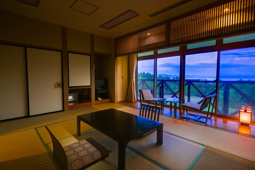 ゆったり和室（12畳） 客室2 | フォレストリゾート 猪苗代 四季の里