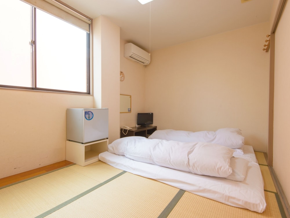 セミダブルルーム 禁煙 客室5 | ホテル花