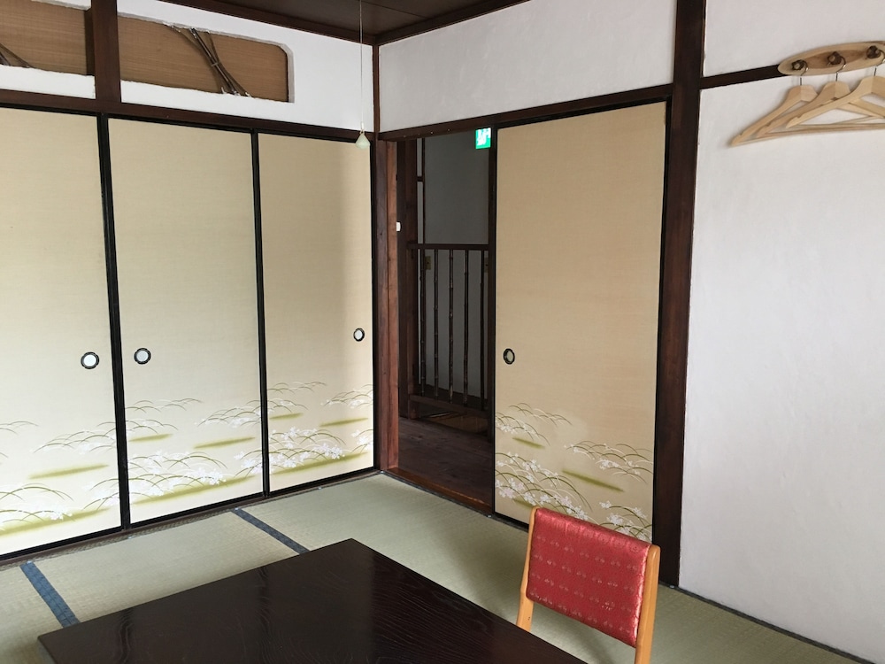 個室 客室1 | ゲストハウス 岐てん
