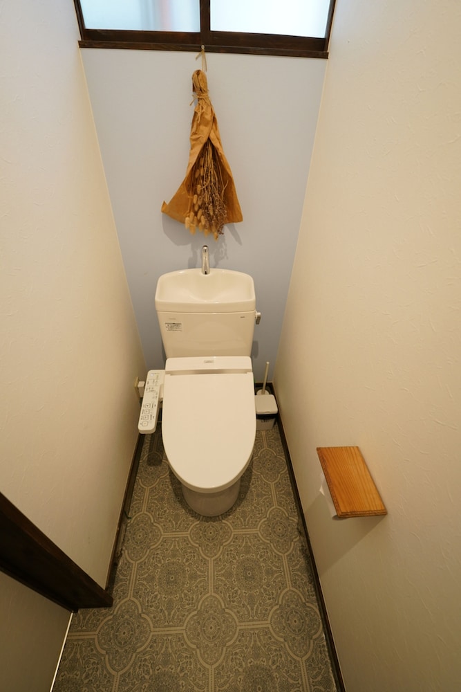 トラディショナル ツインルーム 2 ベッドルーム 1 階 客室8 | Traditional Apartment 高松ゲストハウス