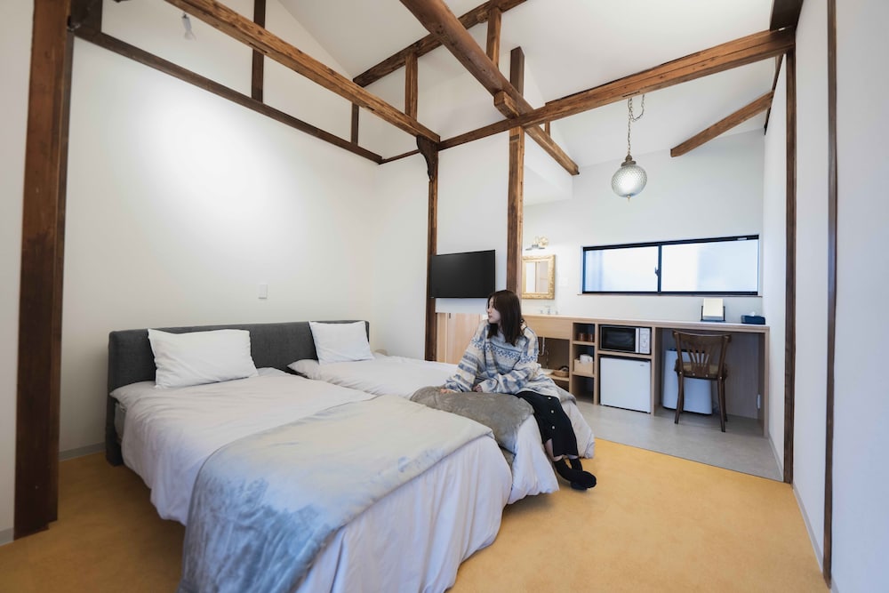 トラディショナル 3人部屋 洋室 客室3 | Traditional Apartment 高松ゲストハウス