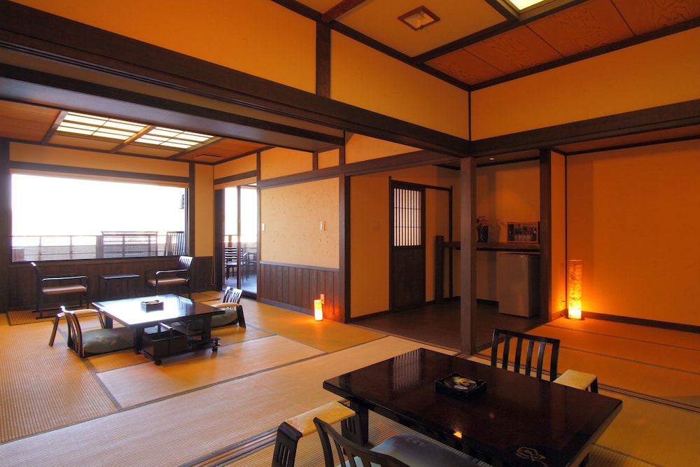 駿河湾側・露天風呂付/贅の二間和室Aタイプ | 感動の海景色 新海花亭いずみ