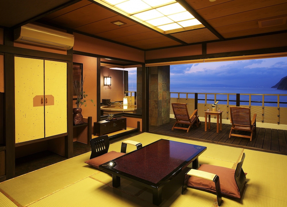 駿河湾側・露天風呂付/贅の和洋室 | 感動の海景色 新海花亭いずみ