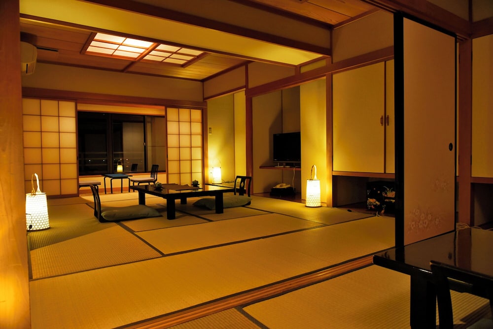 駿河湾側・露天風呂付/贅の二間和室Bタイプ | 感動の海景色 新海花亭いずみ