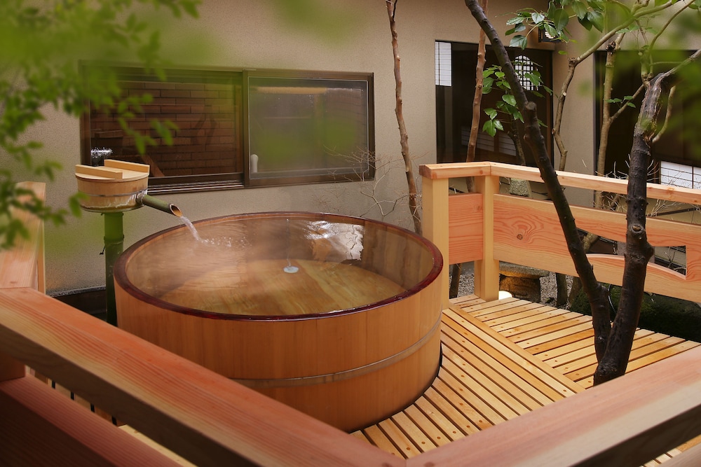 露天風呂付き特別室 バスルーム1 | 松伯亭 あづま荘