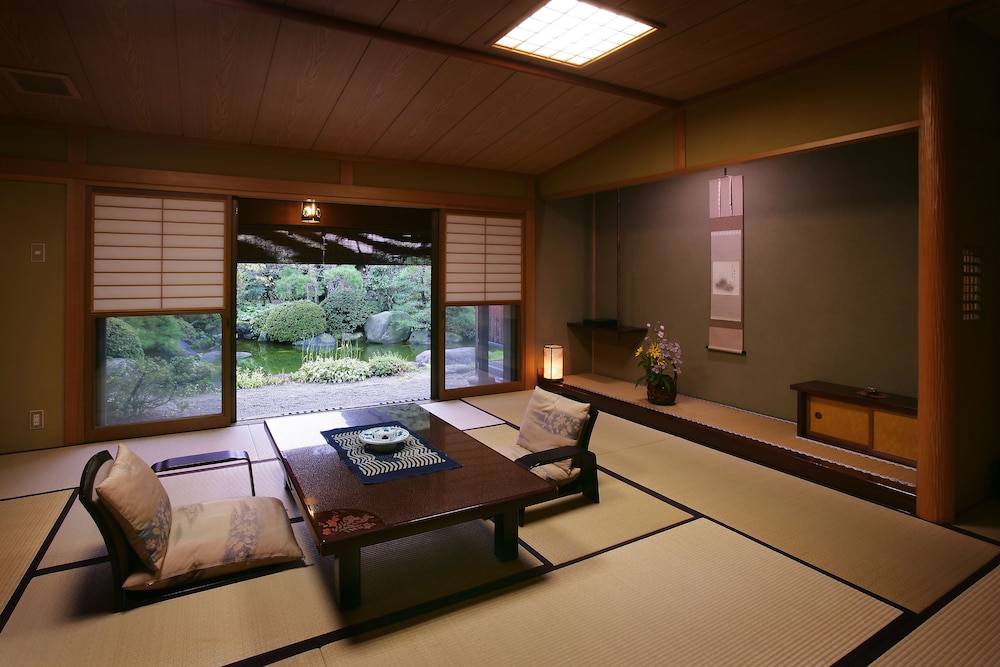 特別室 客室1 | 松伯亭 あづま荘
