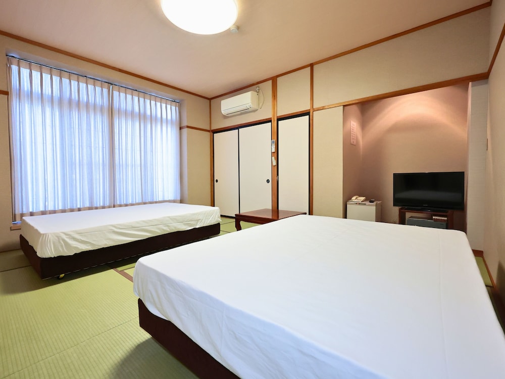 和室10畳 トイレ付 101 禁煙 客室2 | お宿 八兵衛