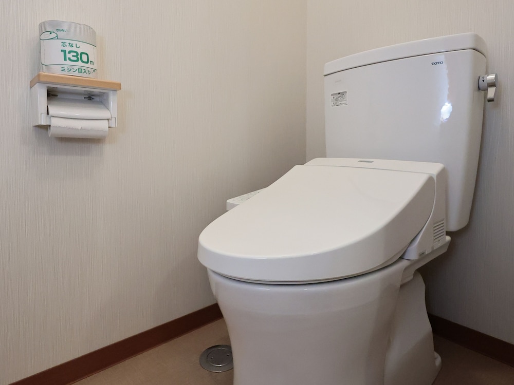 和室10畳 トイレ付 101 禁煙 客室の設備とサービス0 | お宿 八兵衛