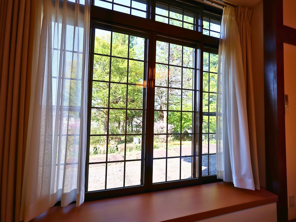 和室10畳 トイレ付 101 禁煙 部屋からの景観0 | お宿 八兵衛