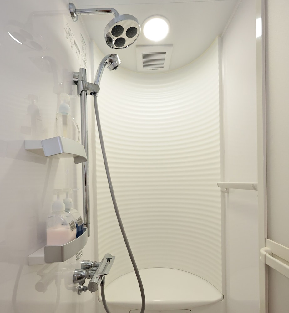 和室10畳 バス・トイレ付 102 禁煙 バスルーム1 | お宿 八兵衛