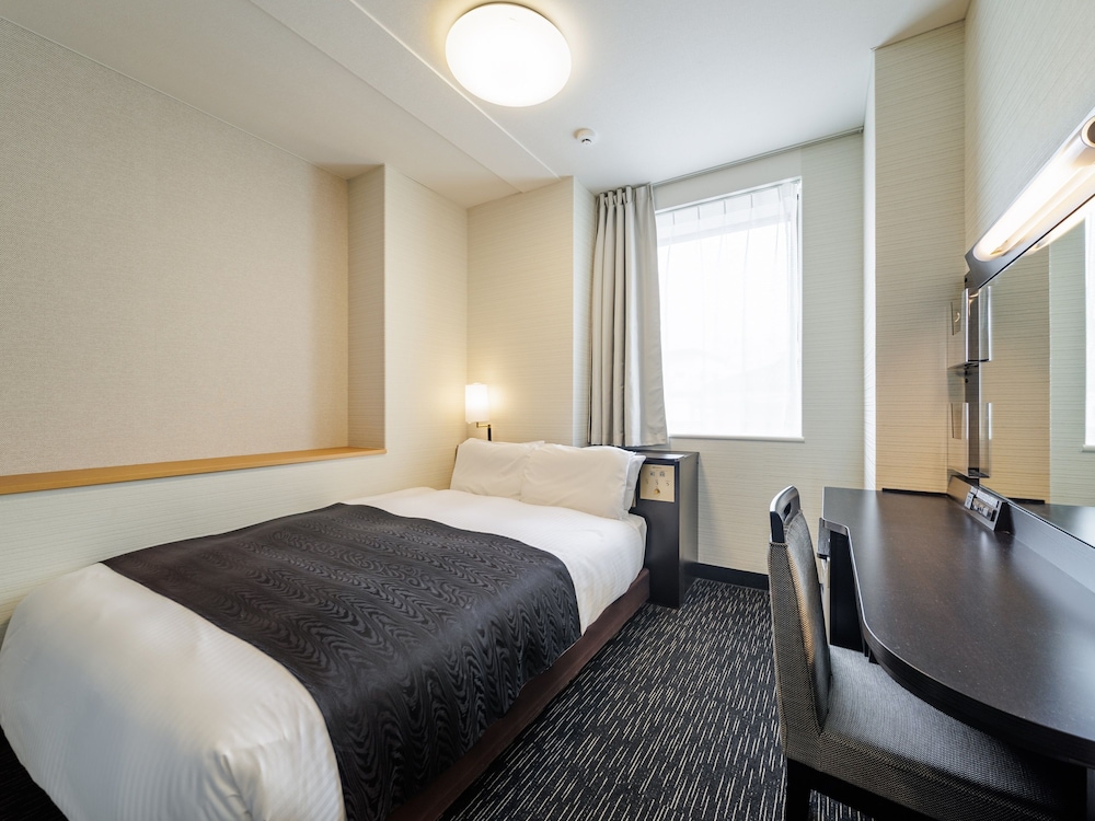 デラックス ダブルルーム ダブルベッド 1 台 喫煙可 | アパホテル〈宮崎延岡中央〉