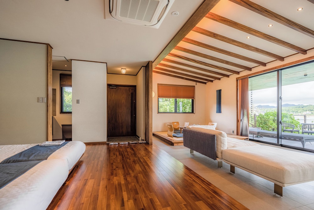 瀬底山水　プール付きヴィラ 客室4 | 瀬底山水
