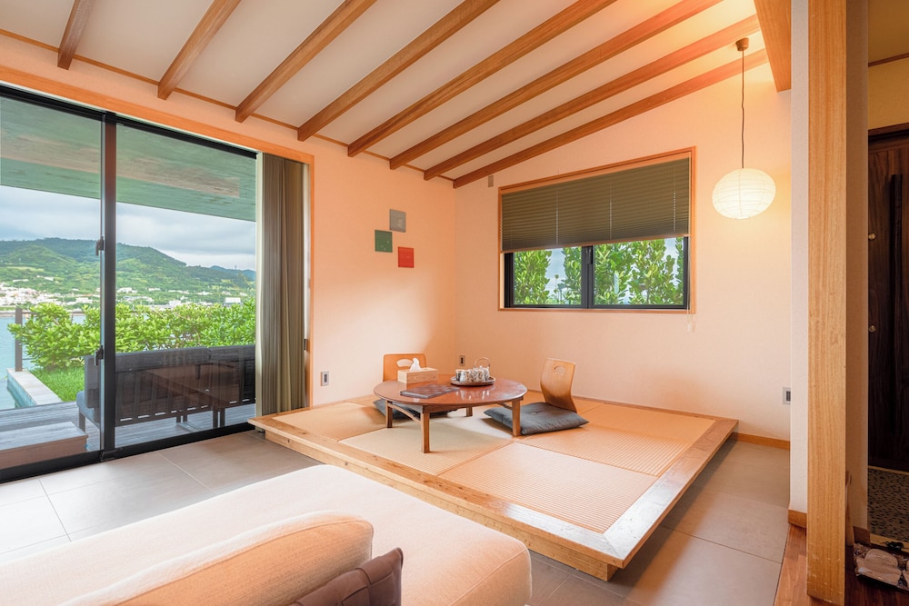 瀬底山水　プール付きヴィラ 客室3 | 瀬底山水