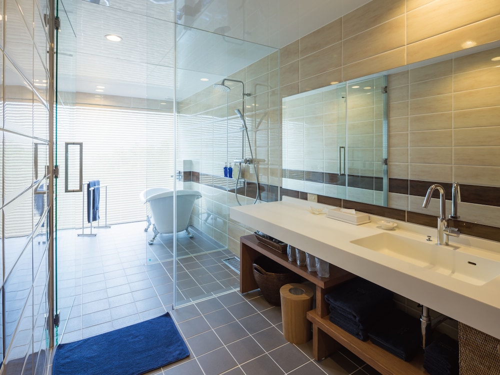 海のシーサールーム バスルーム0 | コンドミニアム T-Room