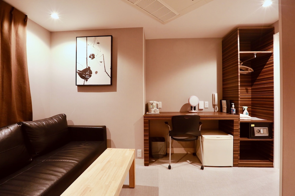 スーペリアダブルルーム (本館) 禁煙 リビング エリア0 | ホテル 88 心斎橋