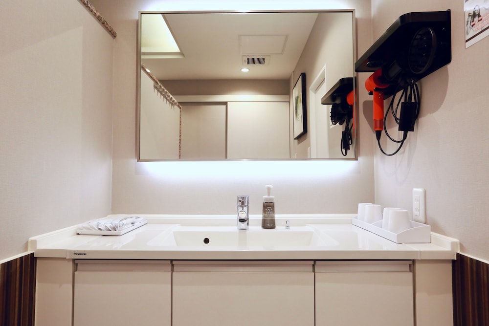 88 ファミリールーム 1 (本館) 禁煙 バスルーム1 | ホテル 88 心斎橋