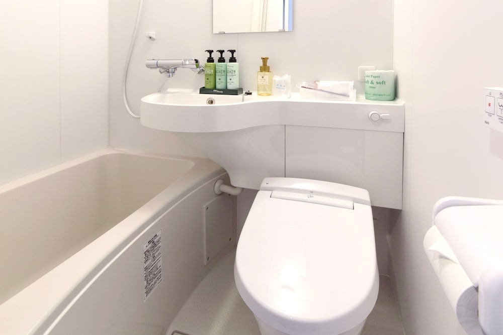 セミダブルルーム 喫煙可 バスルーム1 | ホテルトレンド船橋