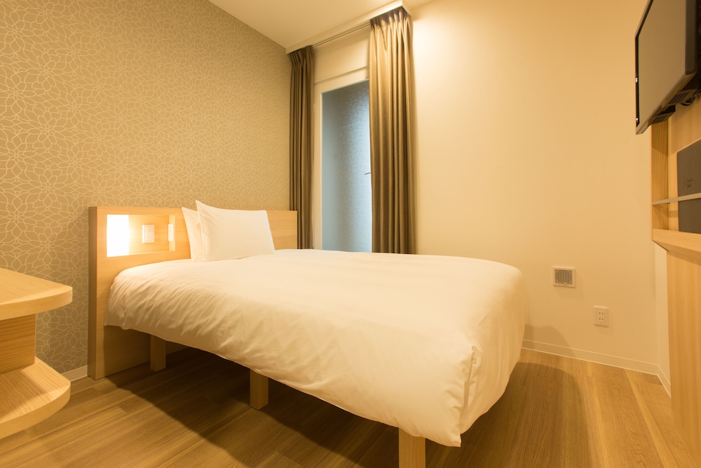 スーペリア ダブルルーム クイーンベッド 1 台 禁煙 客室1 | 住一 HOTEL 関空店