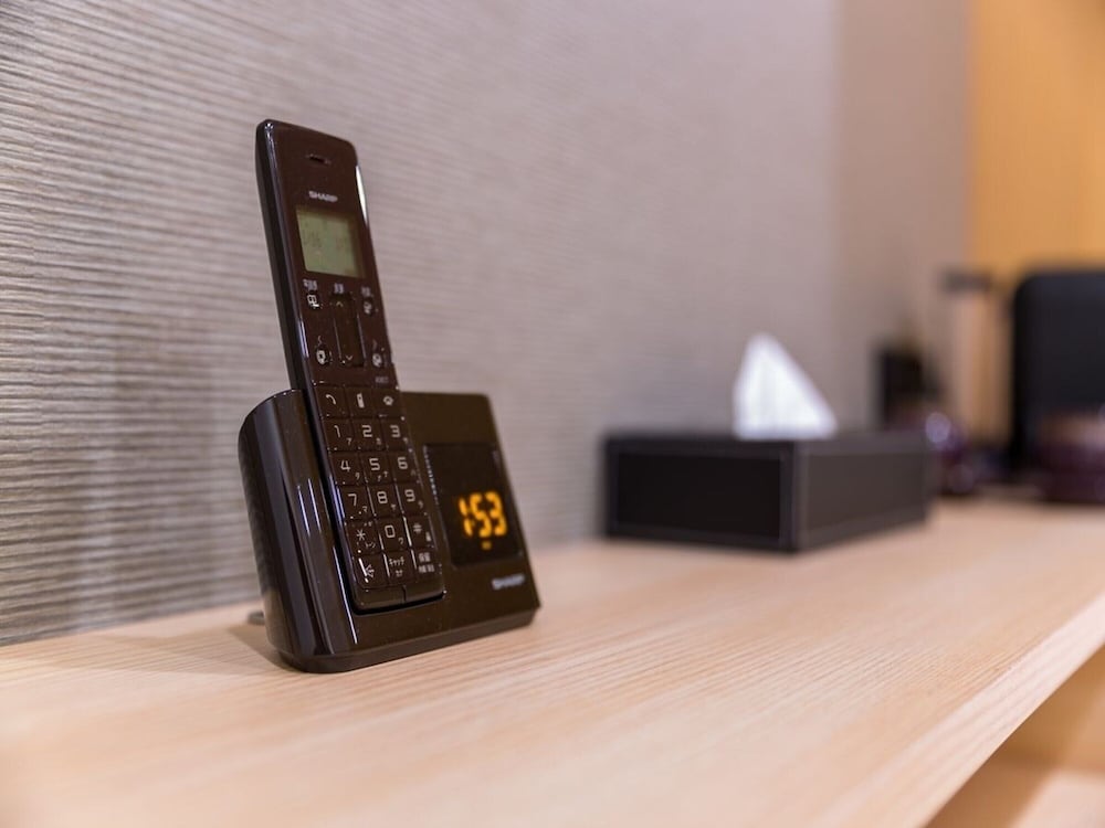 スーペリア トリプルルーム 3 ベッドルーム 禁煙 客室の設備とサービス2 | 住一 HOTEL 関空店