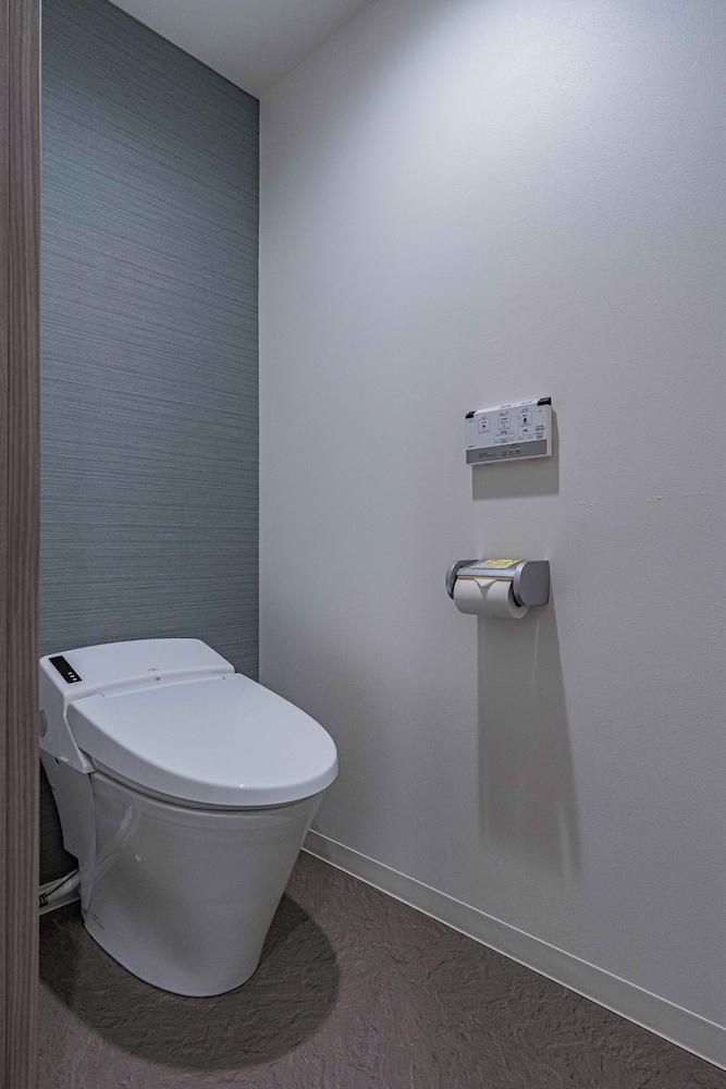 スーペリア トリプルルーム 3 ベッドルーム 禁煙 客室4 | 住一 HOTEL 関空店