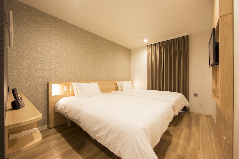スーペリア ツインルーム 2 ベッドルーム 禁煙 客室1 | 住一 HOTEL 関空店