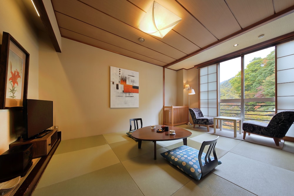 [藤] 和室8畳 (アウトバス) 禁煙 | やまゆりの宿